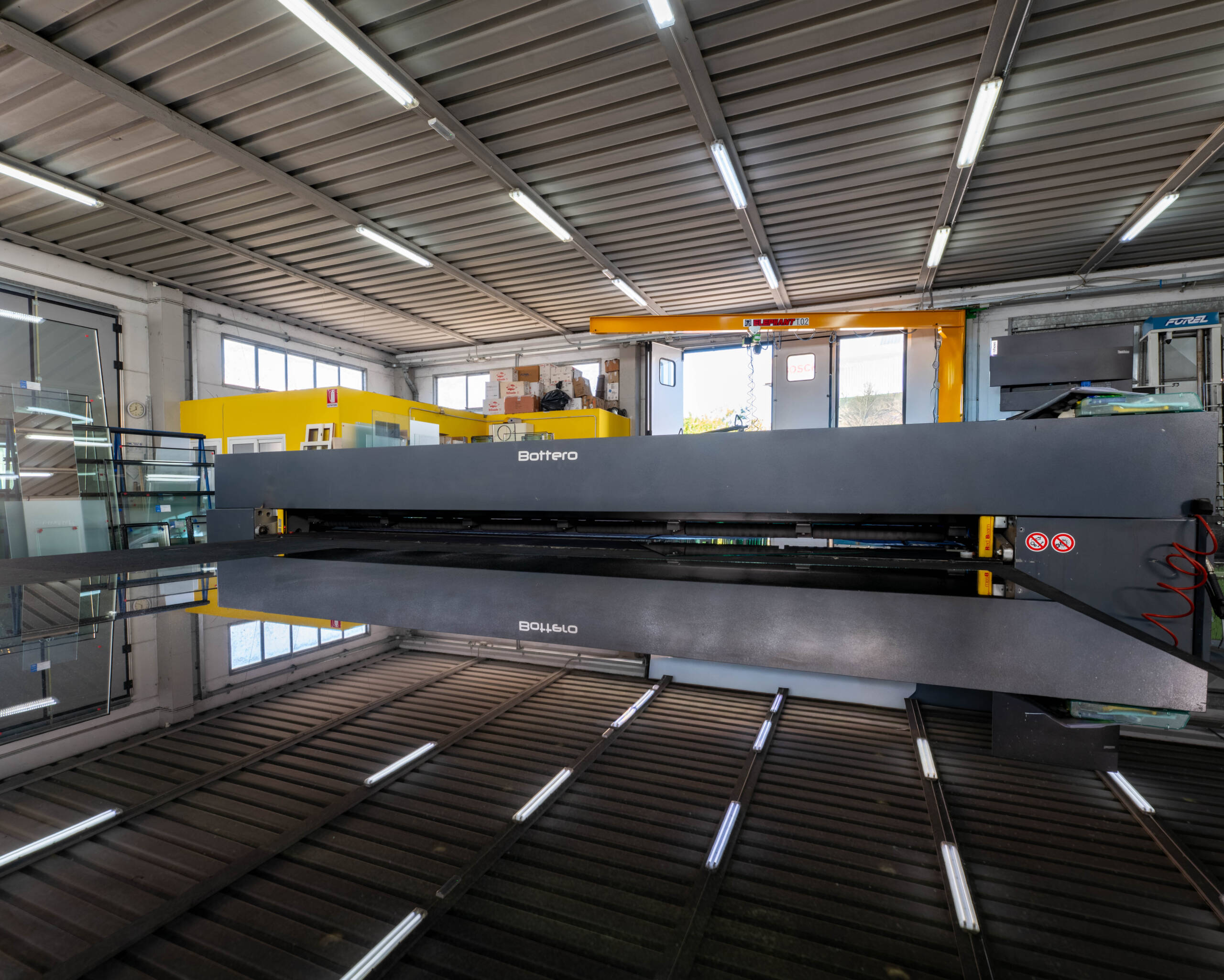 Banco di taglio per stratificato